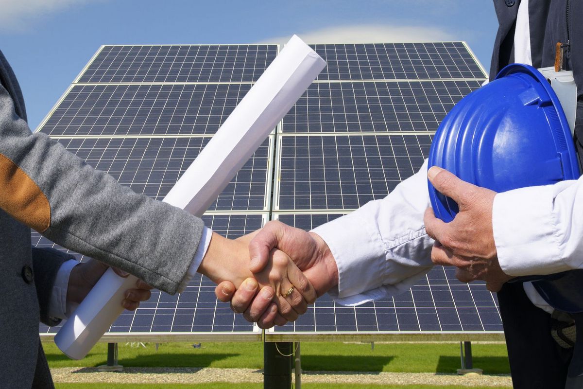 Investir em energia: lucrar com fontes renováveis e tradicionais